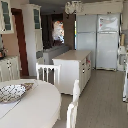 Sifne Yali'da 4 9kisi Yatak Kapasite Manzarali Cesme