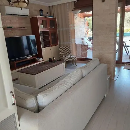 Sifne Yali'da 4 9kisi Yatak Kapasite Manzarali Holiday home Cesme